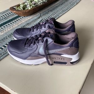 Nike air excee plum